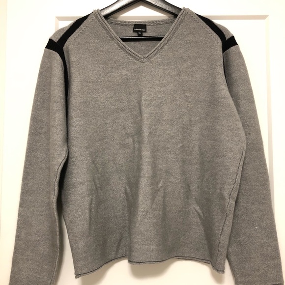 Calvin Kline jeans v-neck knit - Picture 1 of 3